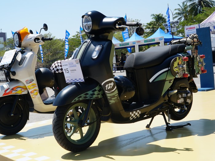 Modifikasi Yamaha Fazzio bergaya old school