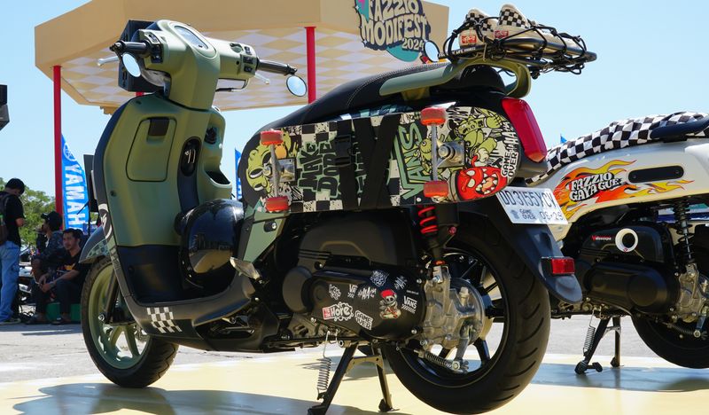 Modifikasi Yamaha Fazzio bergaya old school
