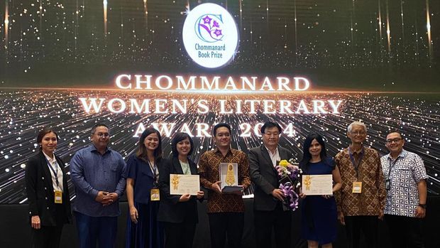 Novel Gadis Kretek raih penghargaan Chommanard Women's Literary Award 2024