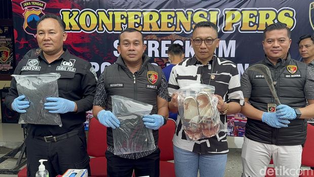 Rilis pers kasus pembacokan seorang remaja di Mapolres Rembang, Kamis (26/9/2024).