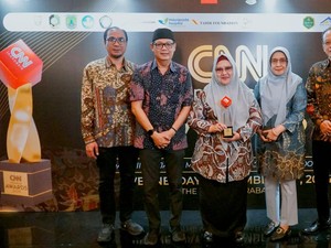 Inovasi SPBUN Bawa Pemkab Gresik Raih Penghargaan CNN Indonesia Award