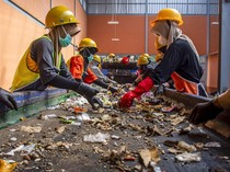 Melihat Pengolahan Sampah di TPST Sentiong