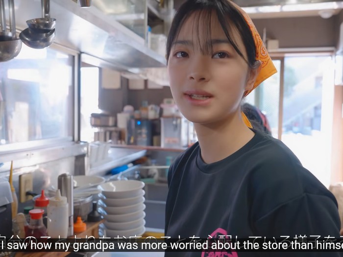 penjual nasi goreng cantik di Jepang