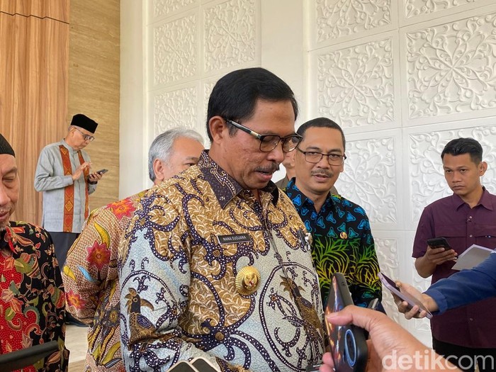 Pj Gubernur Nana Sudjana di Hotel Patrajasa, Wonotingal, Kecamatan Candisari, Kota Semarang, Kamis (26/9/2024).