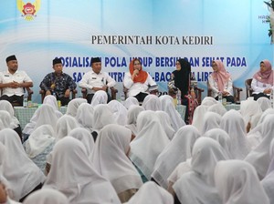 Santri di Ponpes Kota Kediri Digiatkan untuk Selalu Hidup Bersih