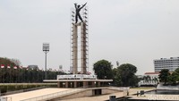lde pembentukan monumen berasal dari Presiden pertama Sukarno, kemudian diterjemahkan oleh Henk Ngantung dalam bentuk sketsa yang pada saat itu tercetus dari pidato Sukarno di Yogyakarta.  