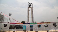 Monumen Pembebasan Irian Barat di Lapangan Banteng, Jakarta Pusat, tengah dilakukan konservasi, Kamis (26/9/2024).   