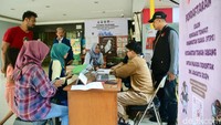 Tugas dan wewenang Panwascam diatur dalam Pasal 33 dan Pasal 34, UU Nomor 1 Tahun 2015. Yakni mengawasi tahapan penyelenggaraan Pemilihan di wilayah Kecamatan yang meliputi pemutakhiran data Pemilih, pengawasan kampanye hingga pemungutan suara.