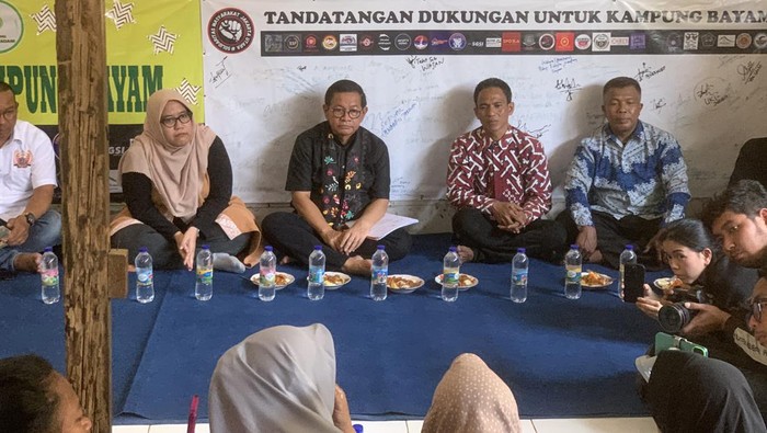 Pramono sambangi Kampung Bayam bersama eks timses Anies