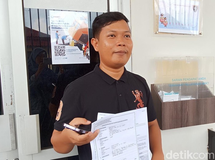 Pria di Palembang, Apri (30) ditipu oknum yang menjanjikan adiknya bisa masuk ke sekolah kedinasan. Akibatnya, ia rugi hingga Rp 470 juta.