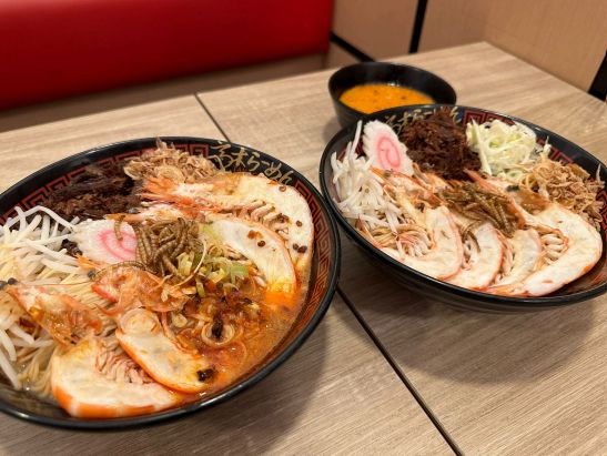 Resto Ini Tawarkan Menu Ramen Ulat Khusus untuk Halloween