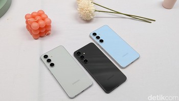 Galaxy S24 FE juga tersedia dalam pilihan warna Graphite dan Gray. Foto: Virgina Maulita Putri/detikINET