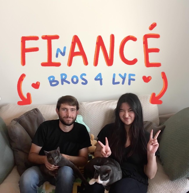 Saat ini wanita 24 tahun itu memang diketahui tinggal dan berkarier di Amerika Serikat. Di akun Instagram Stephanie terlihat beberapa kali membagikan potret dirinya bersama kekasih. Foto: Instagram/@stephaniepoetri