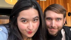 7 Momen Kedekatan Stephanie Poetri dengan Pacar Bule