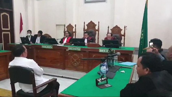 Suasana sidang vonis Bupati Labuhanbatu nonaktif Erik Adtrada Ritonga. (Dok. Istimewa)