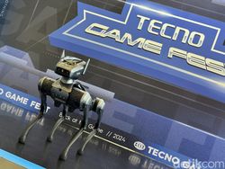 Aksi Robot Anjing Pintar Tecno Dynamic 1 yang Menggemaskan