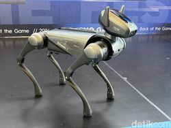 Aksi Robot Anjing Pintar Tecno Dynamic 1 yang Menggemaskan