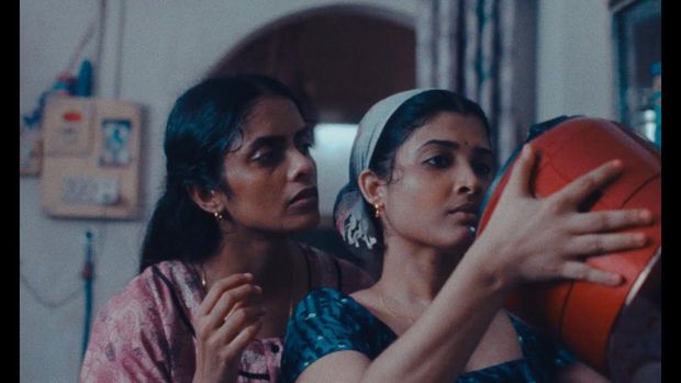 Cuplikan adegan dalam film All We Imagine is Light.