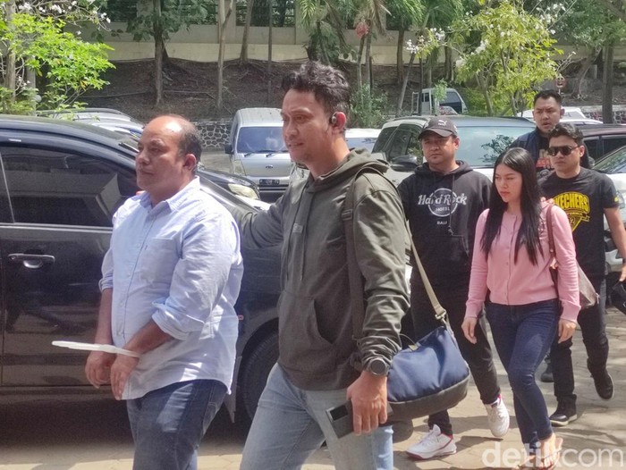 AM alias Anggiat Marpaung, bos debt collector (DC) yang jadi sempat buron saat dibawa ke Polda Jateng, Jumat (27/9/2024).