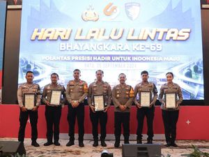 5 Anggota Satlantas Polres Batu Raih Penghargaan di HUT ke-69 Lalu Lintas