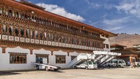 Secara umum pendaratan pesawat di Bandara Internasional Paro (PBH) Bhutan dianggap sebagai salah satu yang paling sulit di dunia secara teknis (Foto: iStock)