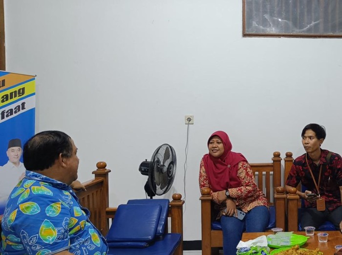Bawaslu Kendal saat meminta keterangan Cabup Windu Suko Basuki terkait mobil branding yang parkir di rumah dinas. Diunggah Jumat (27/9/2024).
