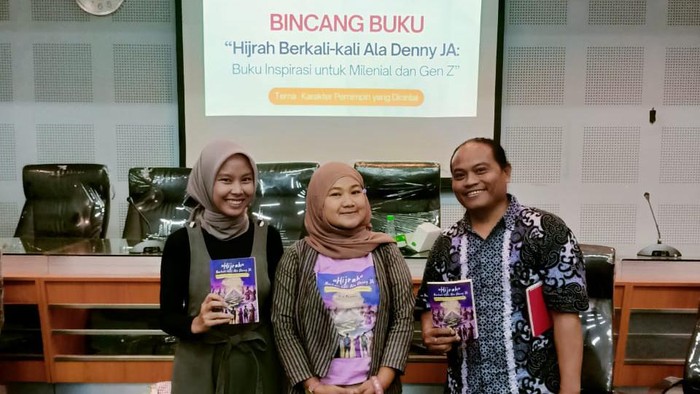 Bincang Buku Hijrah Berkali-kali Ala Denny JA