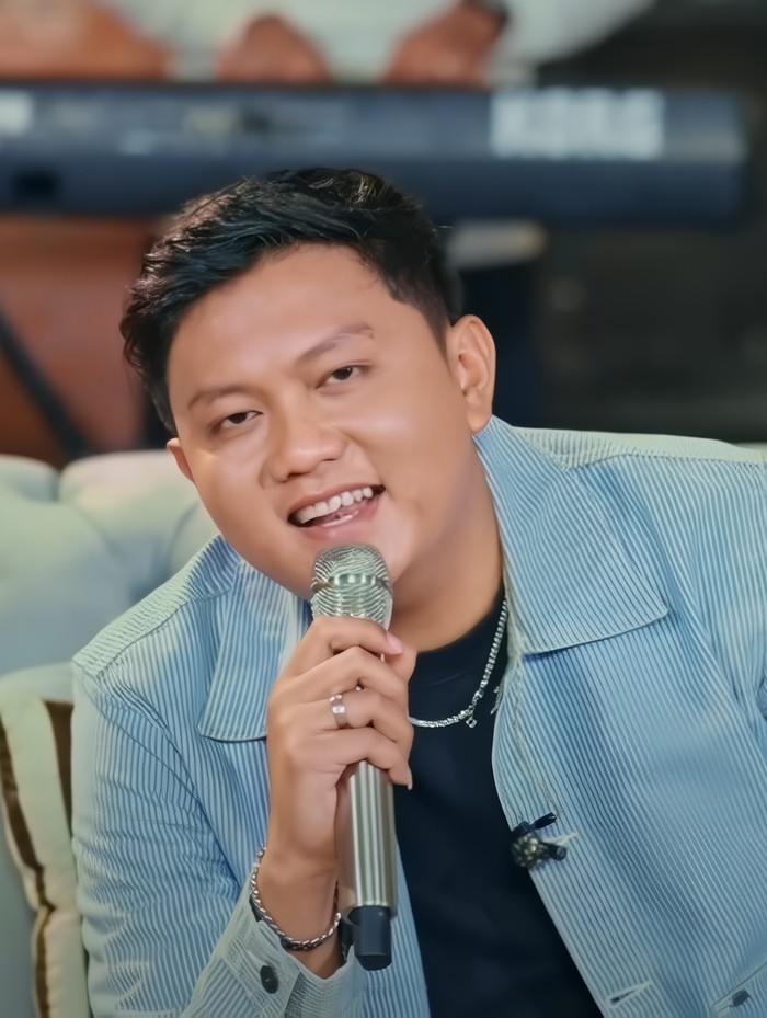 Tangkapan layar video klip lagu Sekti oleh Denny Caknan