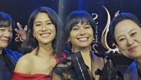 Serial Gadis Kretek yang dibintangi Dian Sastrowardoyo dan disutradarai Kamila Andini menyabet penghargaan internasional. Gadis Kretek meraih predikat Best Mini Series di Seoul International Drama Awards 2024. Foto: Instagram therealdisastr