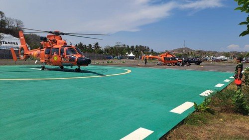 Dua helikopter bersiaga di helipad Sirkuit Mandalika.