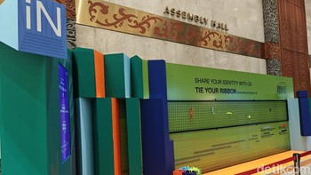 IdeaFest juga memberi ruang bagi para pengunjung untuk mengeksplorasi ide-ide baru Dan meningkatkan keterampilan kreatif mereka dalam bentuk format kolaboratif terbaru lewat program IdeaFest X. Foto: Rachmatunnisa