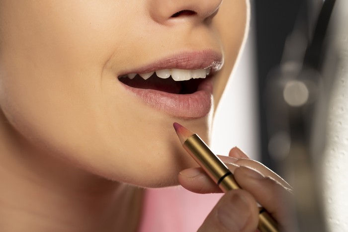 Ilustrasi lip liner Ilustrasi lip liner