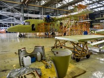 Intip Perawatan Pesawat Militer di Bandung