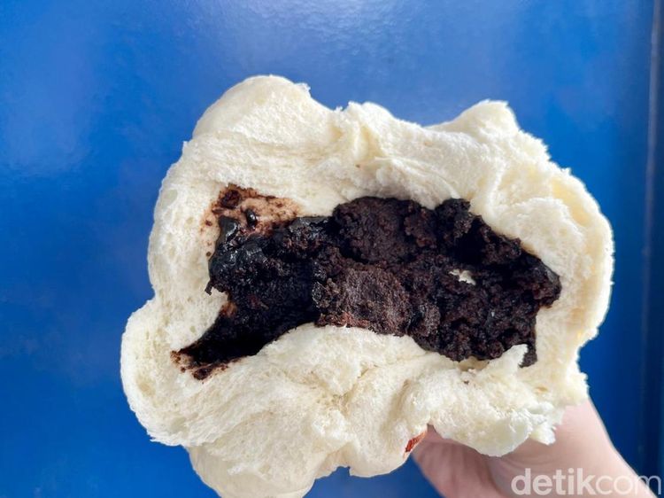 Jajan Bakpao Viral Ukuran Jumbo di Dalam Perumahan