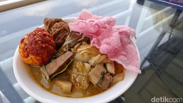 Ketupat Sayur Khas Padang Adu Gurih 3 Ketupat Sayur Padang Populer di Jakarta, Begini Rasanya