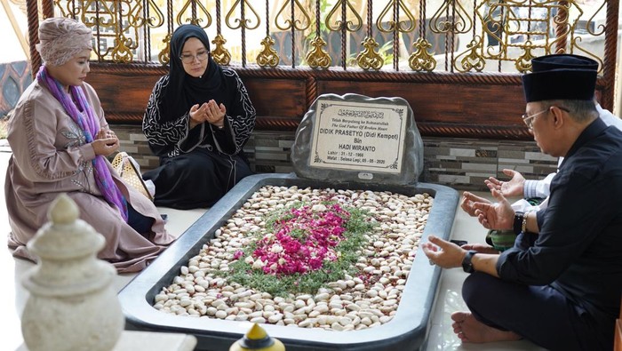 Lulul berziarah ke makan Didi Kempot