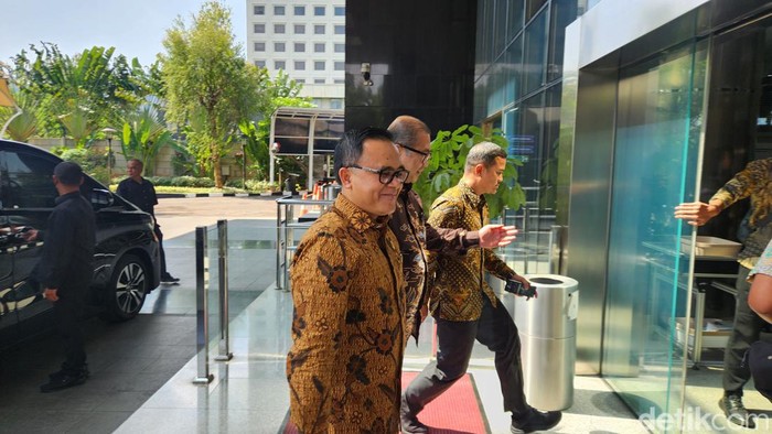 MenPAN-RB Azwar Anas (Adrial/detikcom)