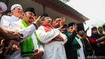 Momen Rano Karno Sapa Warga Kamal Jakbar, Bicara Insentif