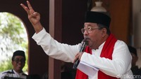 Rano berbicara soal rencana menaikkan insentif RT/RW. 