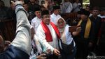 Momen Rano Karno Sapa Warga Kamal Jakbar, Bicara Insentif