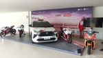 Spot Foto Keren Bernuansa MotoGP Mandalika di Bandara Lombok