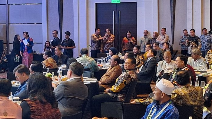 Peluncuran buku Wakil Ketua III DPD RI Sultan Baktiar Najamudin berjudul Green Democracy.