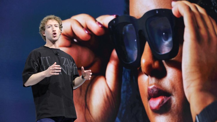 Meta CEO Mark Zuckerberg presents Orion AR Glasses, as he makes a keynote speech during the Meta Connect annual event, at the companys headquarters in Menlo Park, California, U.S. September 25, 2024. REUTERS/Manuel Orbegozo