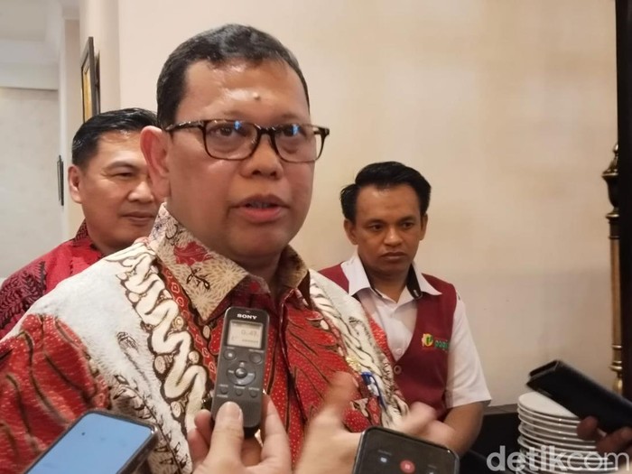 Penjabat Wali Kota Palembang, Ucok Abdulrauf Damenta memanggil dinas-dinas terkait untuk rapat evaluasi lanjutan dan pembahasan langsung, mengenai destinasi wisata Punti Kayu Palembang yang tidak terawat dan tidak terlihat indah.