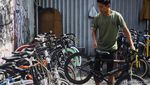 Geliat Penjualan Sepeda di Pasar Rumput yang Terus Menyusut