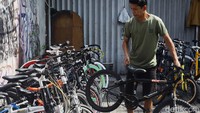 Menurut pedagang, penjualan sepeda mengalami penurunan yang signifikan bahkan lebih rendah dari sebelum pandemi.