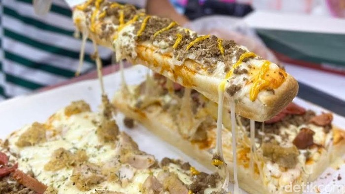 Pizza Tarik di Surabaya