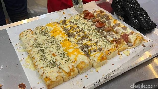 Pizza Tarik di Surabaya