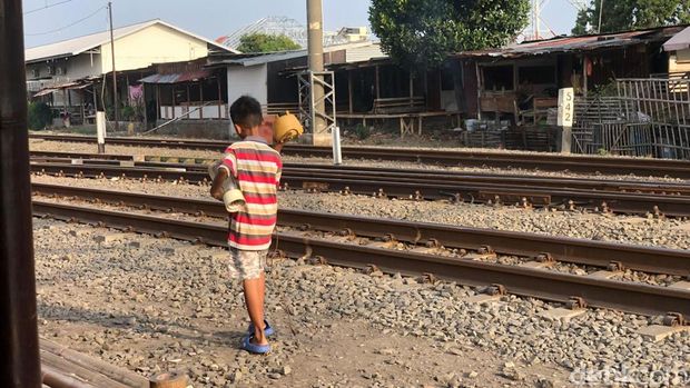 Potret kawasan Bong Suwung, Kota Jogja, setelah warga menerima tawaran PT KAI soal kompensasi untuk membongkar tempat tinggal  mereka secara mandiri, Jumat (27/9/2024) sore.