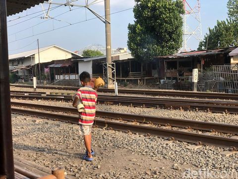 Potret kawasan Bong Suwung, Kota Jogja, setelah warga menerima tawaran PT KAI soal kompensasi untuk membongkar tempat tinggal  mereka secara mandiri, Jumat (27/9/2024) sore.